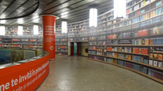 La station Victoria Square transformée en bibliothèque numérique