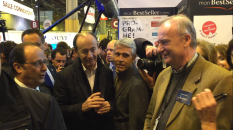 François Hollande inaugure Livre Paris 2016 et visite le stand monBestSeller