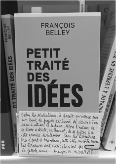 Détourner les fiches des libraires. Fnac Montparnasse, Paris sept. 25 Détourner les fiches des libraires. Fnac Montparnasse, Paris sept. 25
